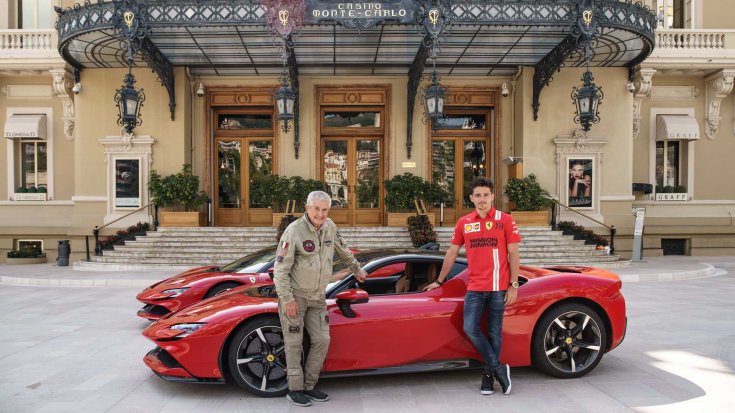 Leclerc Ferrarival pózol