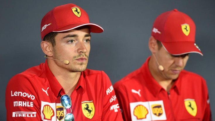 Charles Leclerc (balra) és Sebastian Vettel