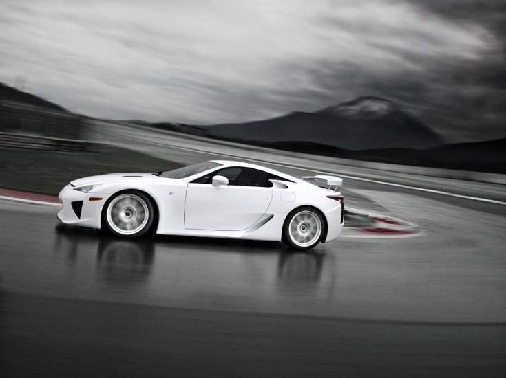 Lexus LFA szuperautó a Fuji Speedwayen