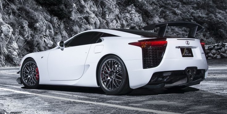 Lexus LFA szuperautó hátulról
