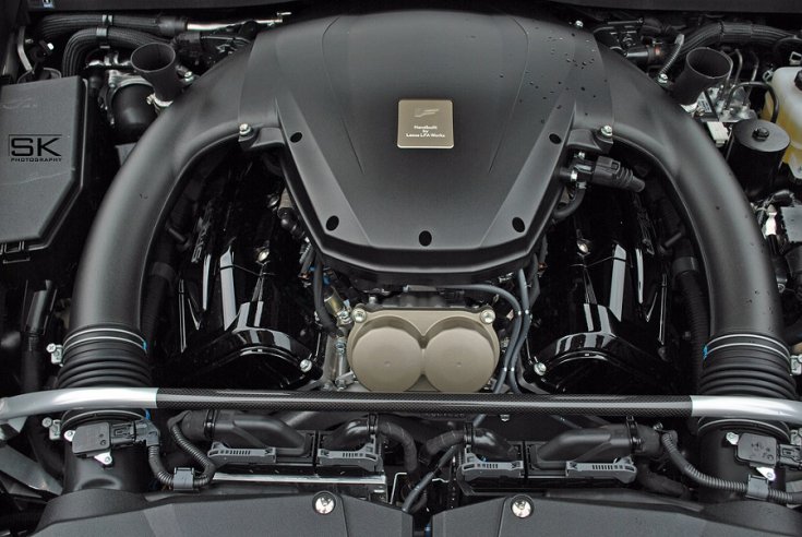 A Lexus LFA V10-es motorja beépítve