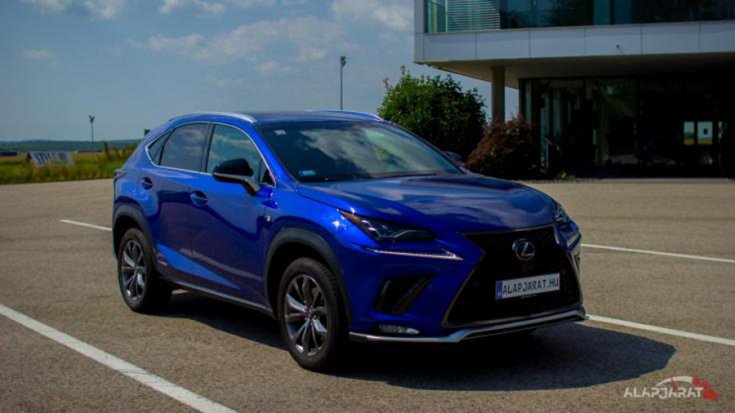 Lexus NX300h szemből