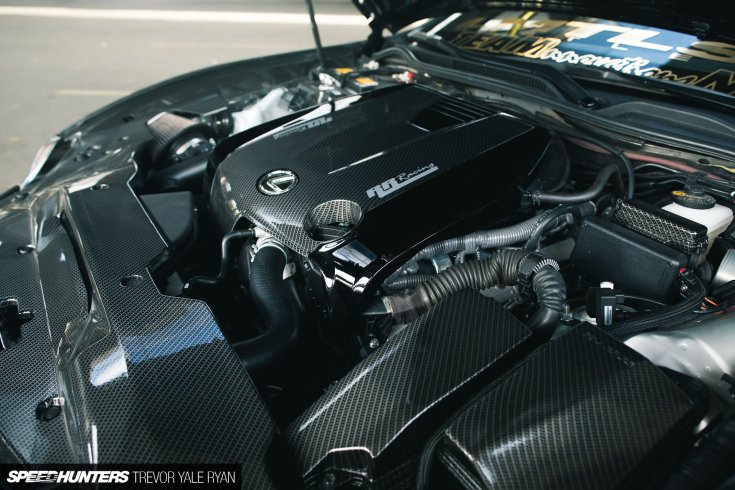 Lexus RC350 F Sport motortér karbonszállal