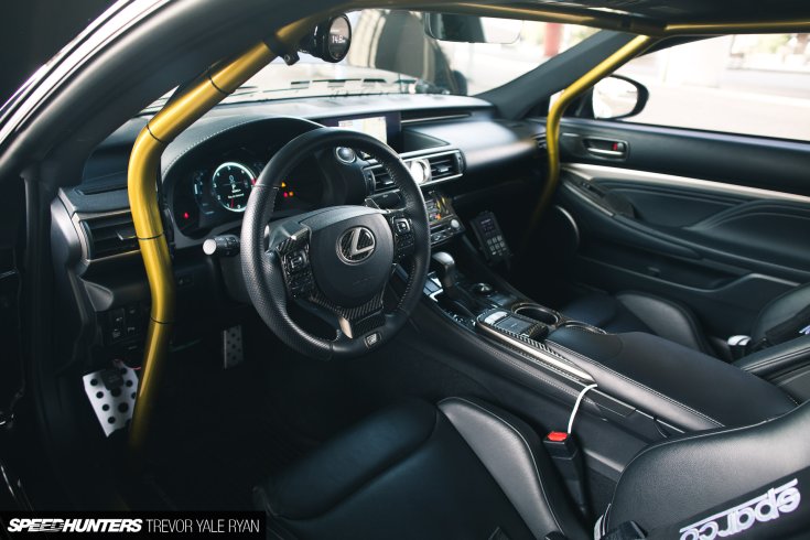 Lexus RC F Sport beltér karbonszállal és rollbárral