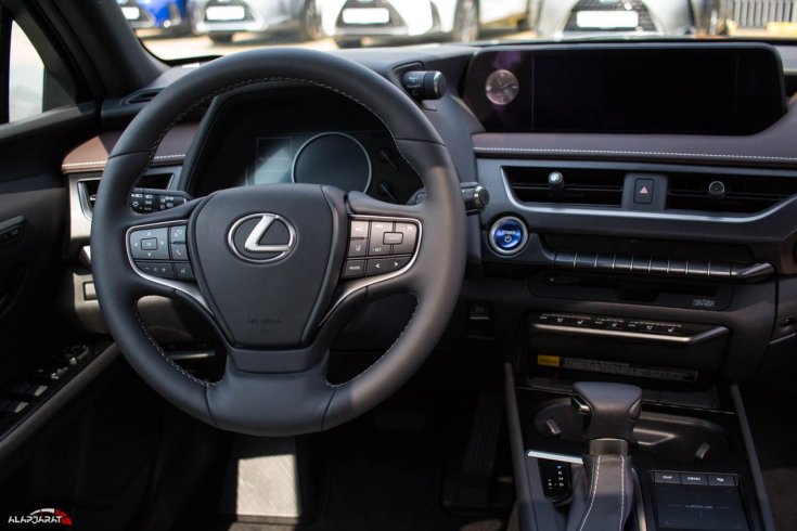 Lexus UX belső