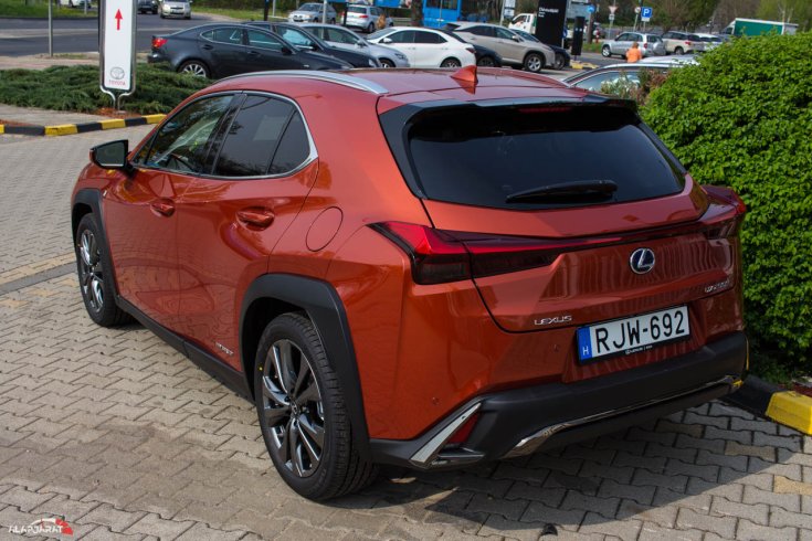 Lexus UX 250h