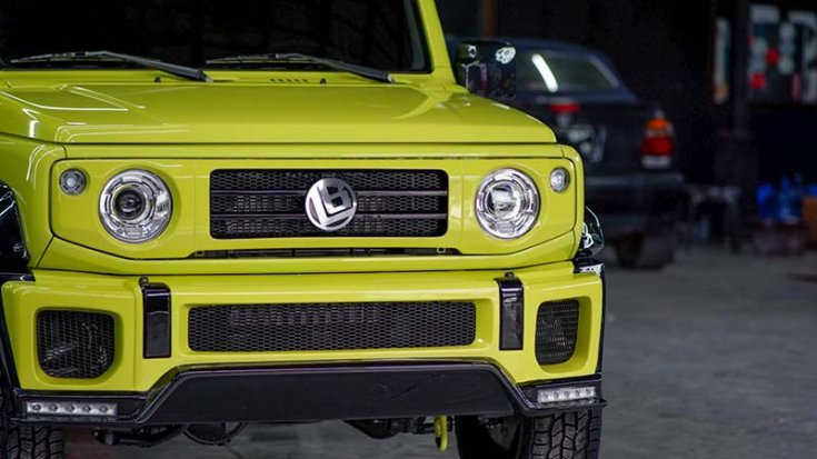Liberty Walk Suzuki AMG Jimny szemből Liberty Walk Kinetic sárga színben