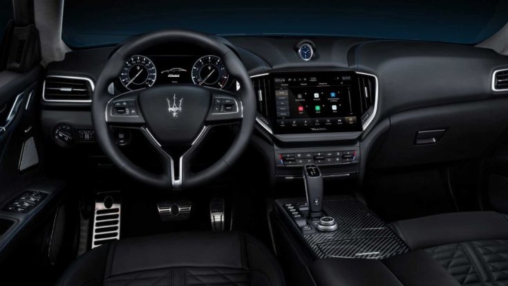 Maserati Ghibli hibrid interior