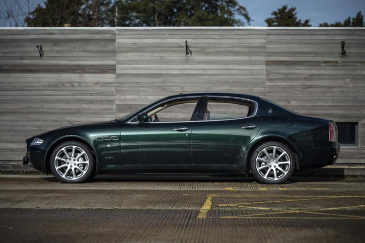Maserati Quattroporte oldalról