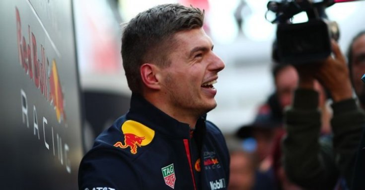 Verstappen nevet