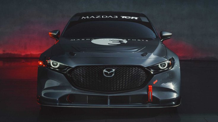 Mazda 3 TCR szemből