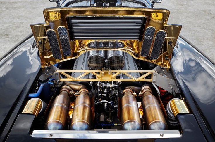 A McLaren F1 aranyozott motortere