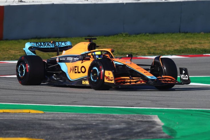 Norris vezeti a McLarent