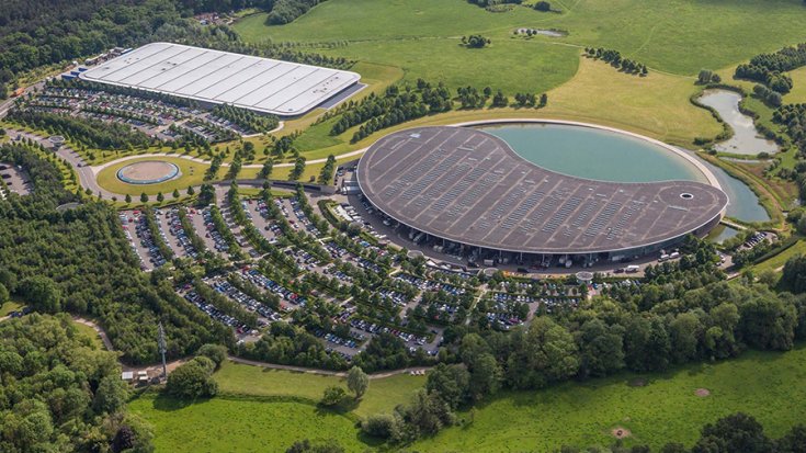 A McLaren csapat főhadiszállása madártávlatból