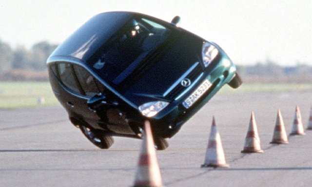 Mercedes-Benz A-osztály jávorszarvas-teszt bukás