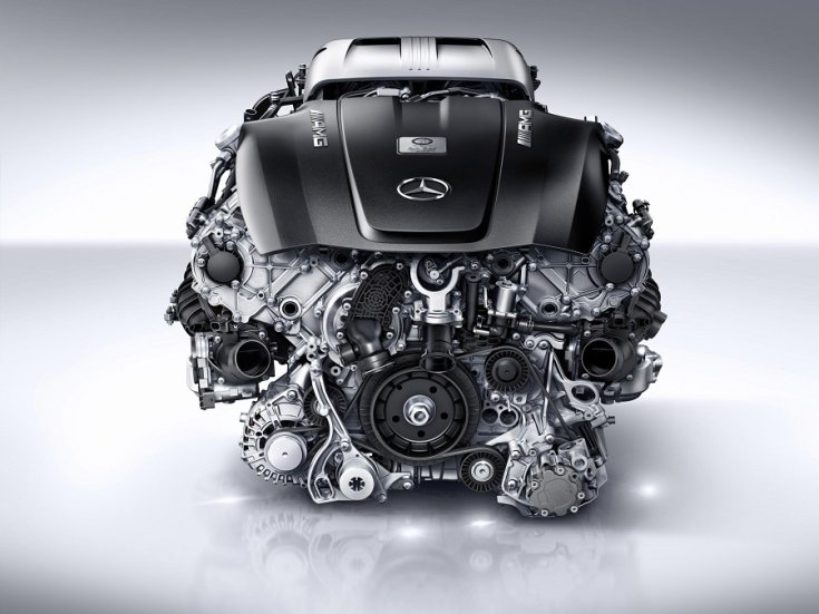Mercedes-AMG 4,0 literes biturbó V8-as motorja