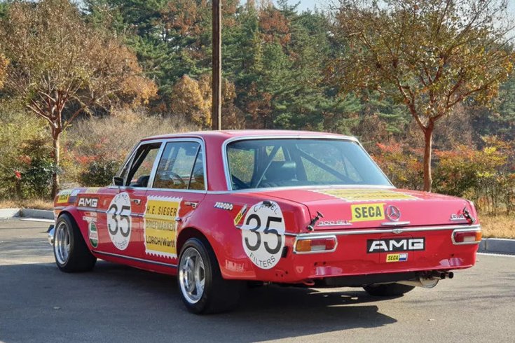 Mercedes-Benz 300SEL 6.8 AMG replika hátulról