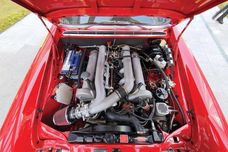 Mercedes-Benz 300SEL 6.8 AMG replika motor