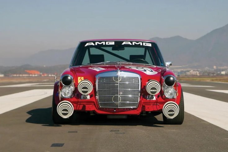 Mercedes-Benz 300SEL 6.8 AMG replika elölről