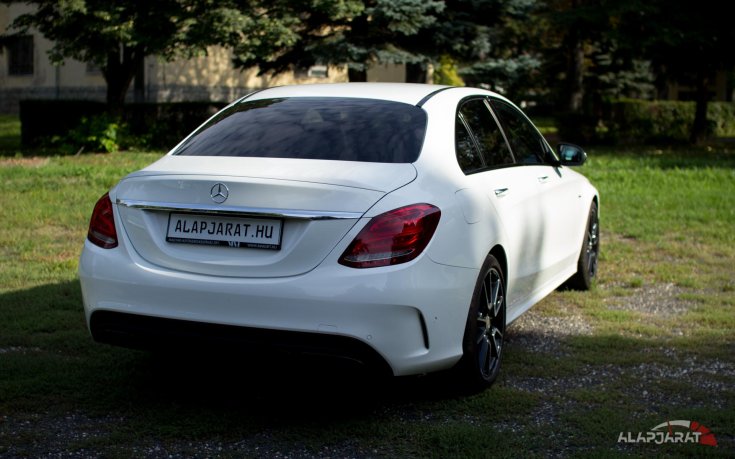 Mercedes-Benz 450 AMG teszt