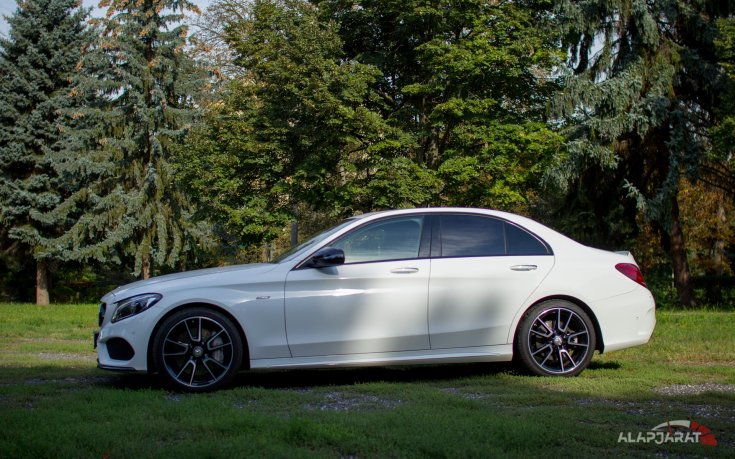 Mercedes-Benz 450 AMG teszt