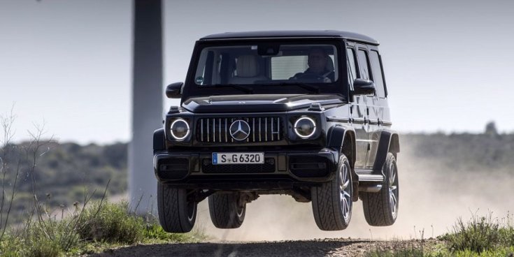 Mercedes-Benz G-osztály a levegőben