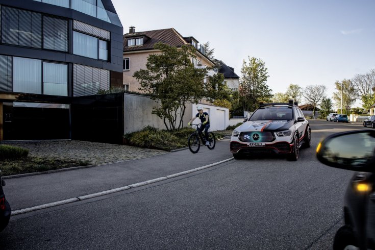 Mercedes-Benz GLE ESF2019 kísérleti jármű Active Safety Pedestrian Protection