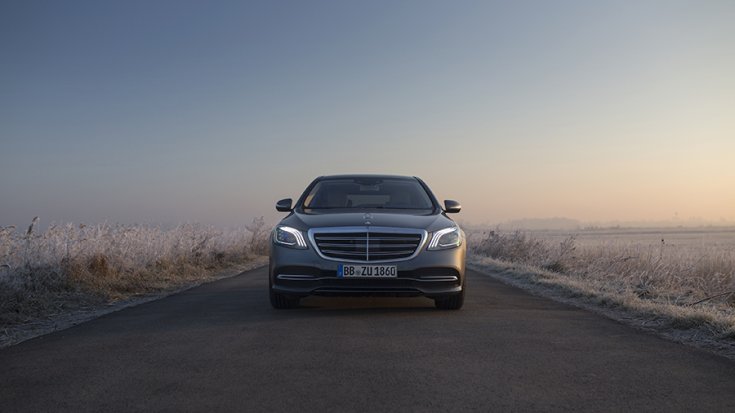 Mercedes-Benz S-Osztály szemből