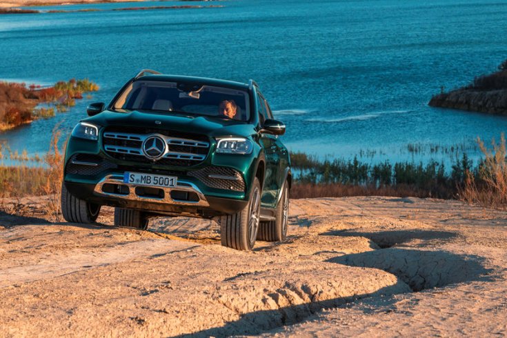 Mercedes Benz GLS SUV hegymenetben