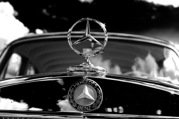 Mercedes-Benz logó