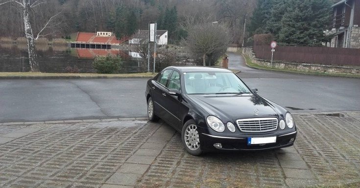 Mercedes W211-es E-osztály