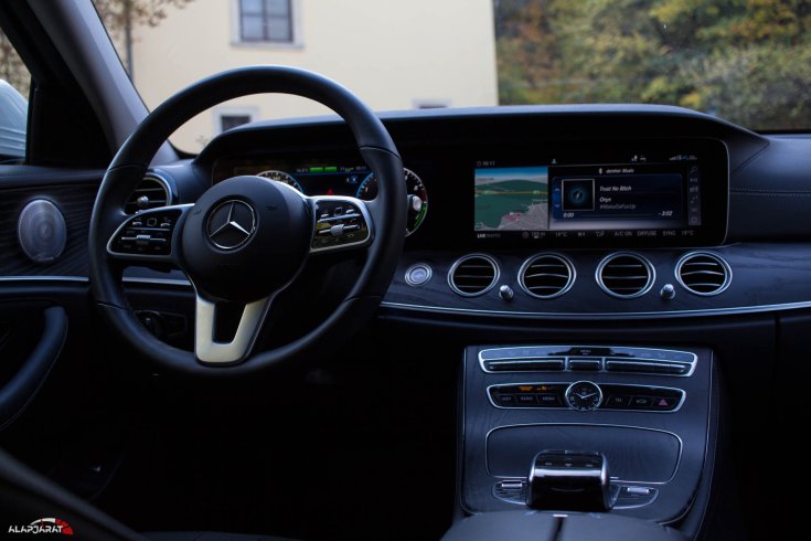 Mercedes-Benz E300de teszt Alapjárat