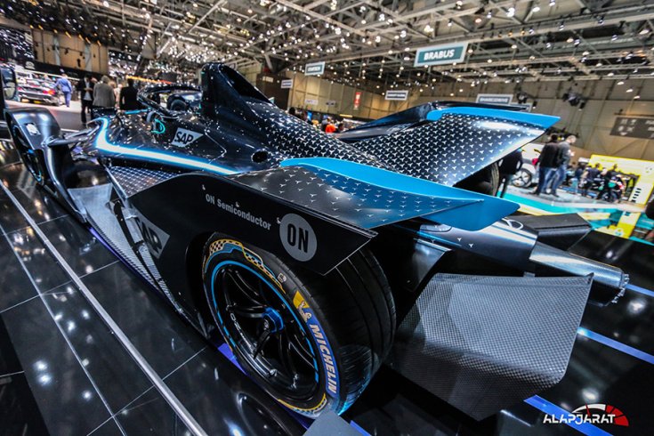 Mercedes Silver Arrow 01 Formula E