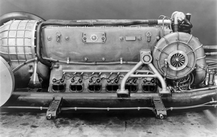 A Mercedes-Benz T80-as motorja