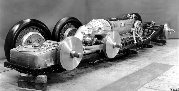 Mercedes-Benz T80-as motorja és alváza