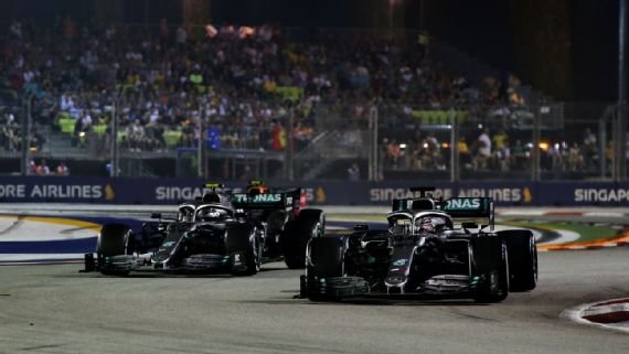 A két Mercedes Szingapúrban