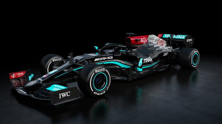 A Mercedes 2021-es konstrukciója szemből, oldalról