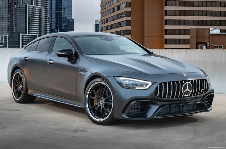 A Mercedes AMG GT63 elölről fotózva