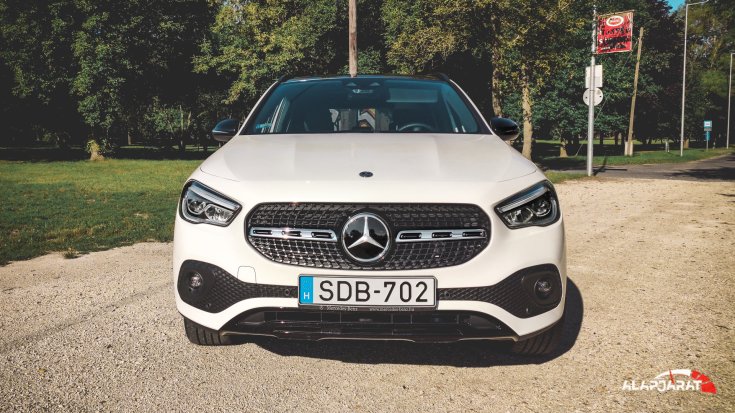 Mercedes-Benz GLA teszt Alapjárat