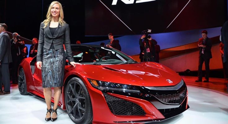 Michelle Christensen az Acura NSX mellett