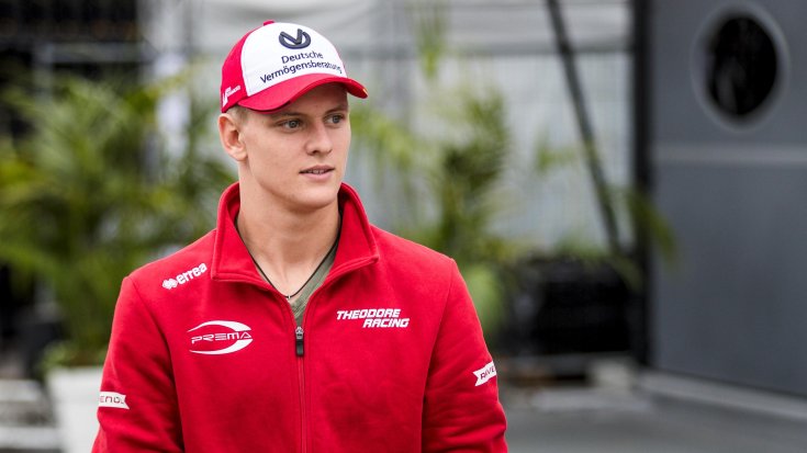 Mick Schumacher egy F2-es versenyhétvégén