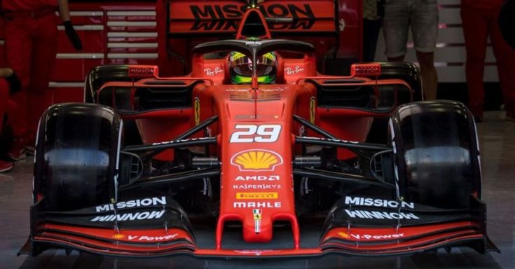 Mick Schumacher a Ferrarit is kipróbálhatta
