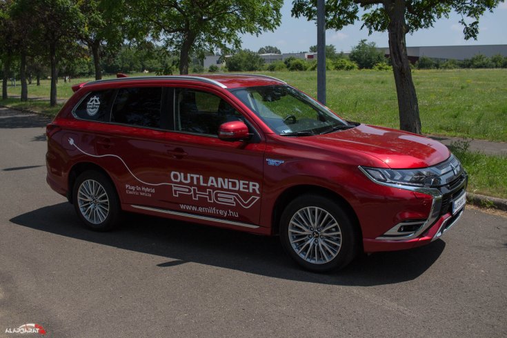 Mitsubishi Outlander PHEV - Teszt Alapjárat