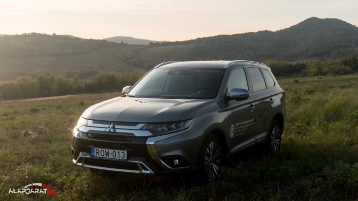 Mitshubisi Outlander 2019 2.0 MIVEC teszt Alapjárat