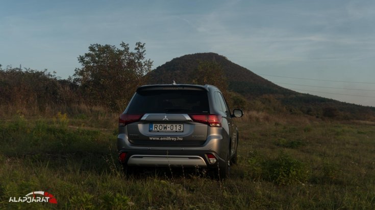 Mitshubisi Outlander 2019 2.0 MIVEC teszt Alapjárat