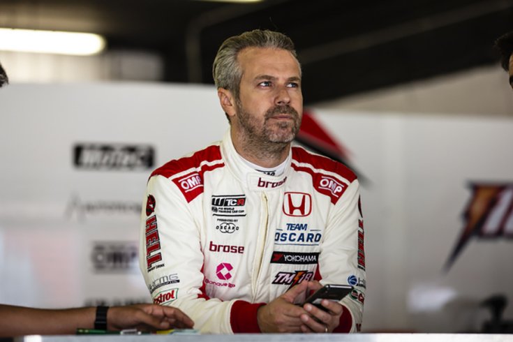 Tiago Monteiro szemből