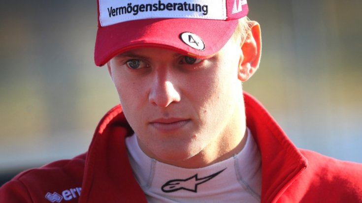 Mick Scumacher összpontosít egy futam előtt