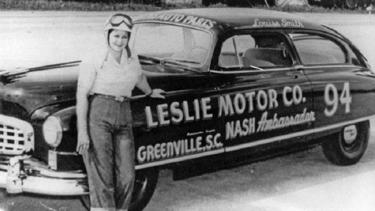NASCAR 1950 Nash Ambassador, Louise Smith, NASCAR Hudson Hornet, fekete fehér kép, oldalnézet, elölről, balról, retróvasak, alapjárat