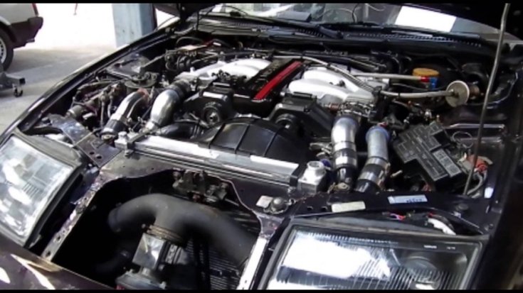 Nissan 300 ZX Twin Turbo motor