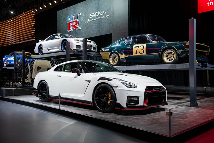 Nissan R35 GT-R NISMO Skyline az előző Skyline generációkkal